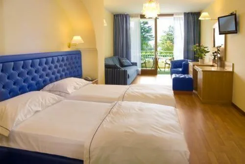 Superior Triple Room with Balcony — Hotel Alexander