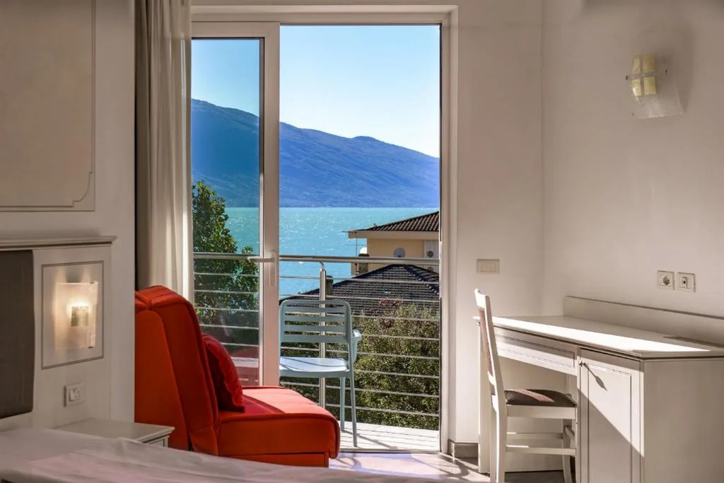 Camera Tripla Superior — Hotel Sogno del Benaco