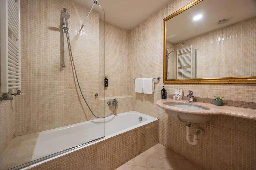 Superior Triple Room — iH Hotels Milano St. John