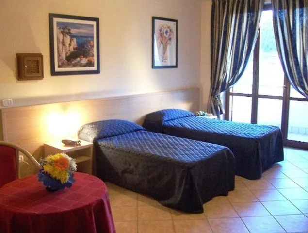 Triple Room — Villa Giovanna