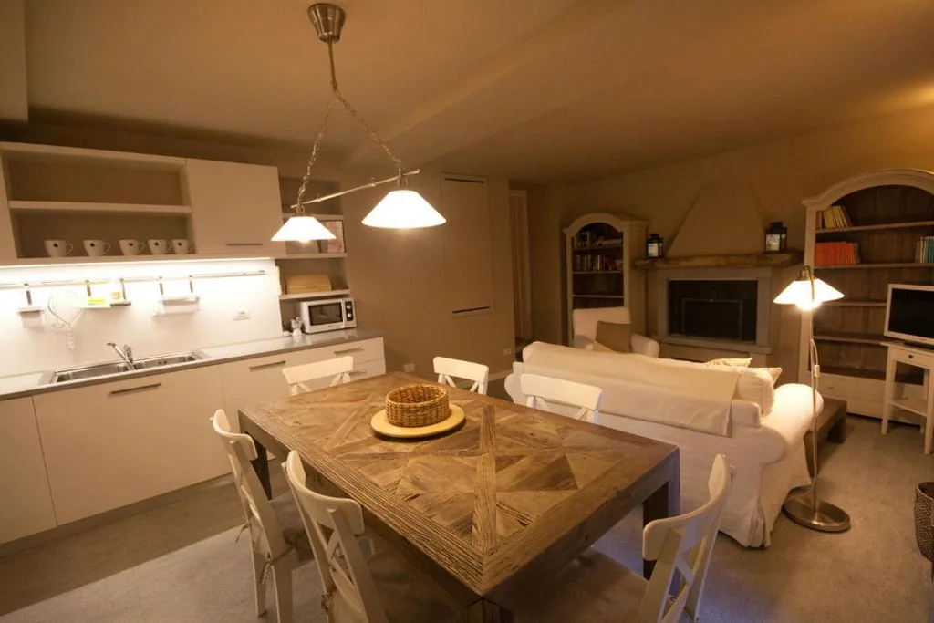 Casa a Schiera con 2 Camere da Letto — Castello di Vezio in the Village