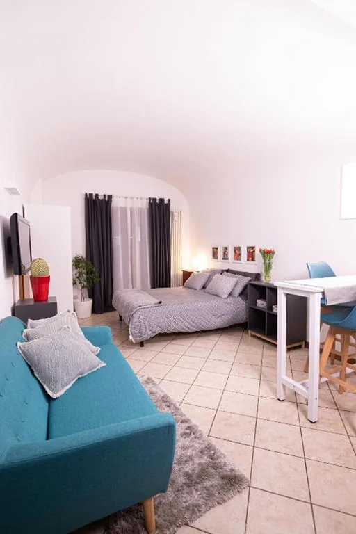 One-Bedroom House — ‘Al 40’ delightful studio at the foot of the Upper City