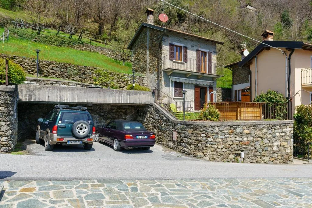 House with 1 Bedroom and Lake View — “Bice&Lucia”