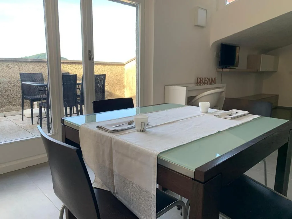 One-Bedroom House — Volta’s Dream