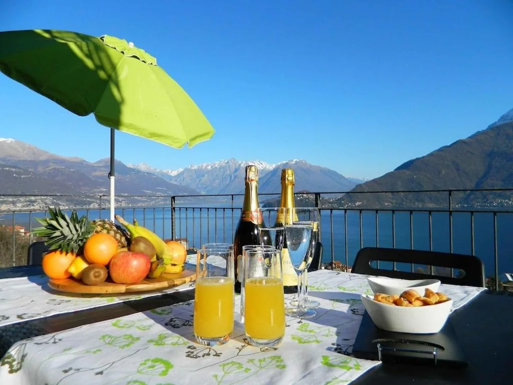 Casa con 3 Camere da Letto — Balcony on Lake Pianello