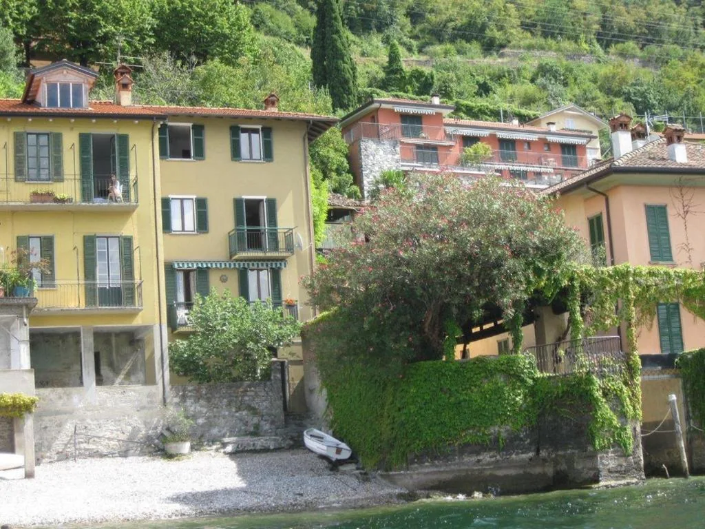 Casa con 3 Camere da Letto — CASA IN RIVA AL LAGO