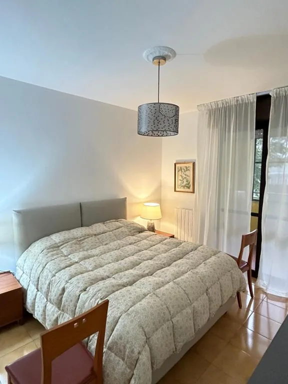 Casa vacanze 1702, con la camera matrimoniale con il bagno privato e un soggiorno comune