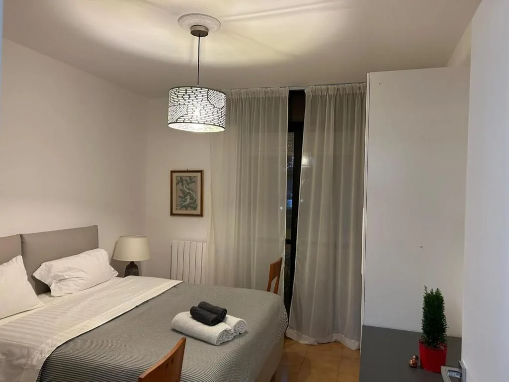 Casa vacanze 1702, con la camera matrimoniale con il bagno privato e un soggiorno comune — foto 6