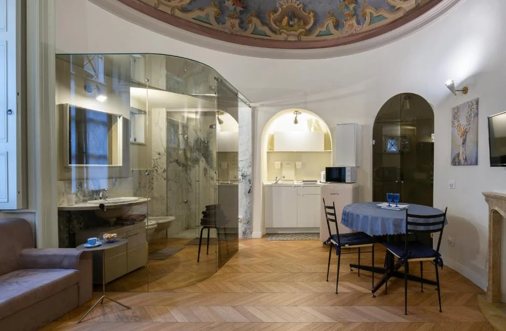 Holiday Home — Il cielo in una stanza