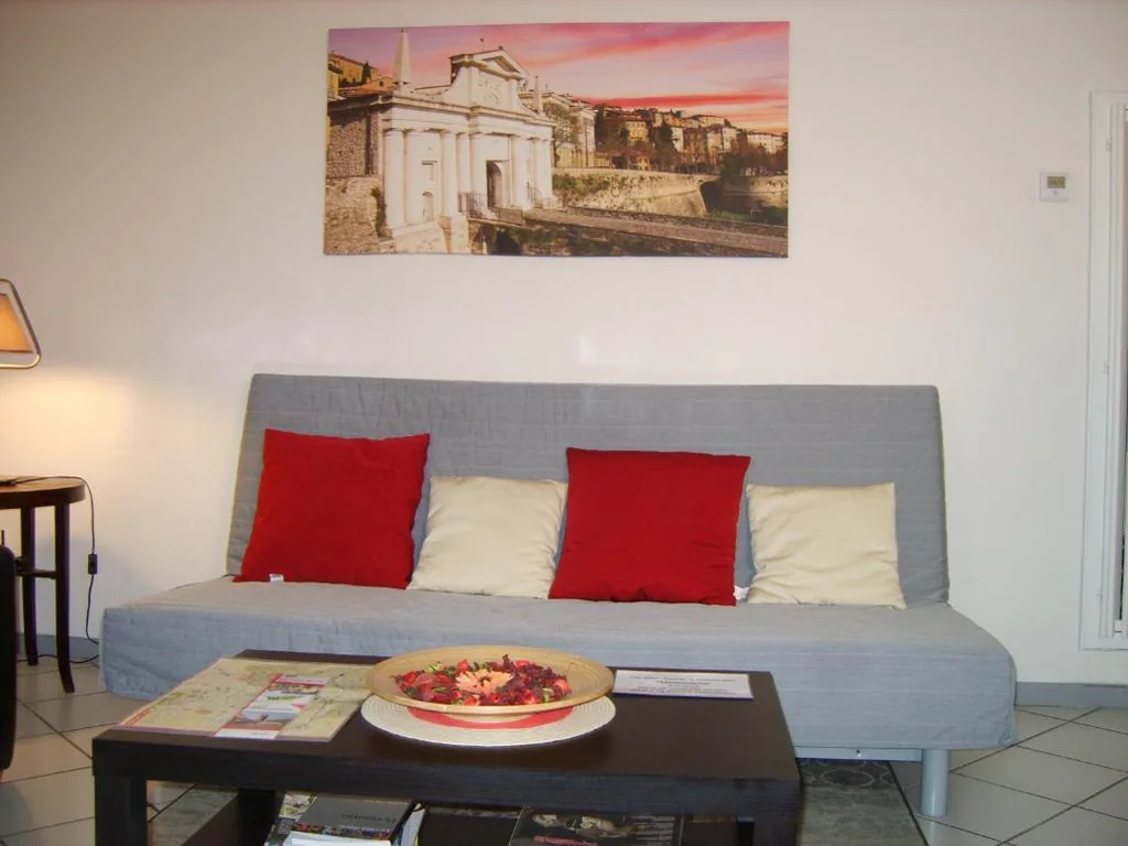 Holiday Home — Il Teatro