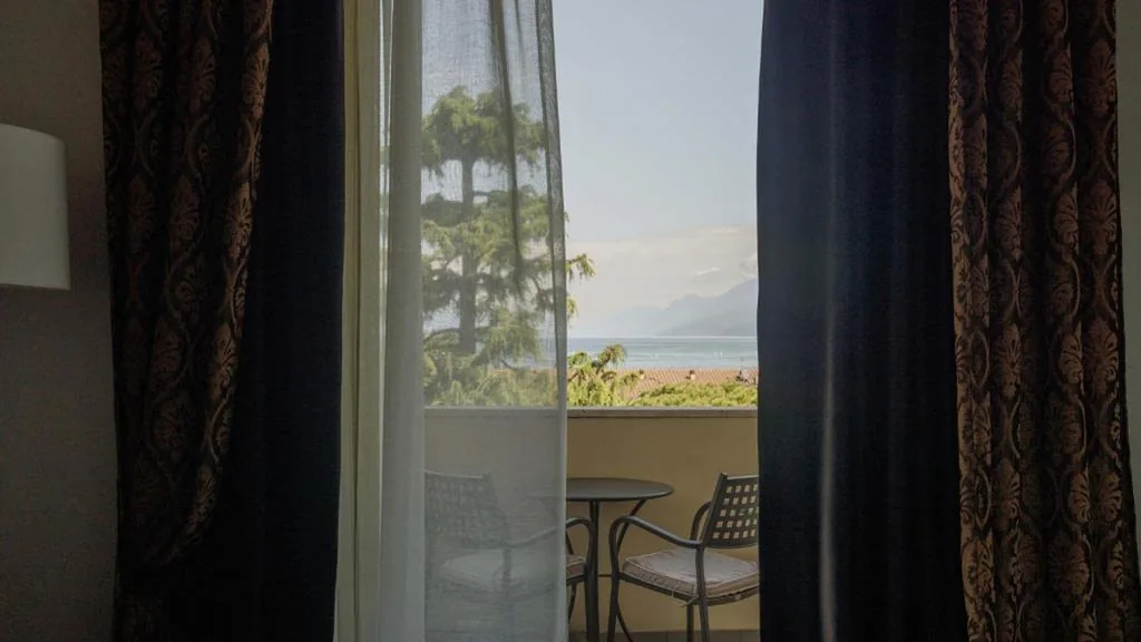 Comfort Double Room Lake View with Balcony — Hotel Piccola Vela