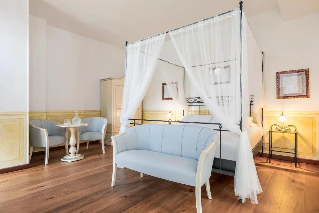 Deluxe with Whirlpool Bathtub and Garden View - Annex — Boutique Hotel Villa Sostaga