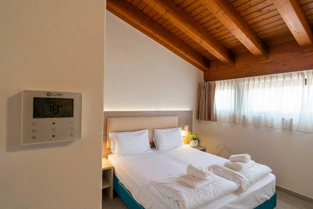Deluxe Two-Bedroom Apartment with Terrace and Lake View — Club del Sole Desenzano Boutique Resort