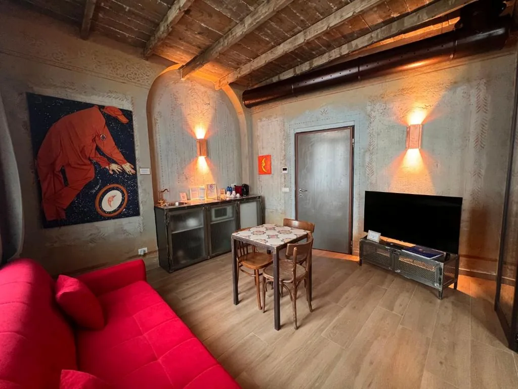 Emme Loft I Orange Moon – Vibrant Modern Luxury Loft Milan — foto 5