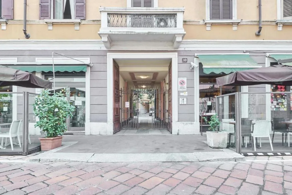 Emme Loft I Orange Moon – Vibrant Modern Luxury Loft Milan — foto 6