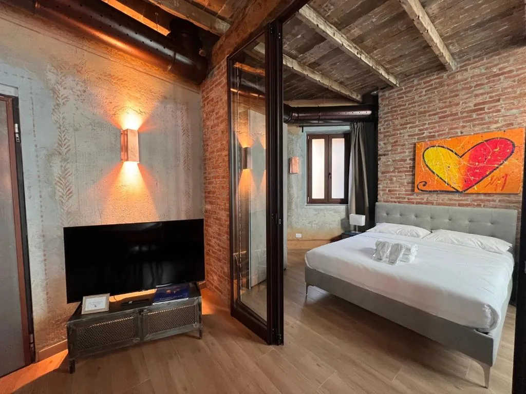 Emme Loft I Orange Moon – Vibrant Modern Luxury Loft Milan — foto 7