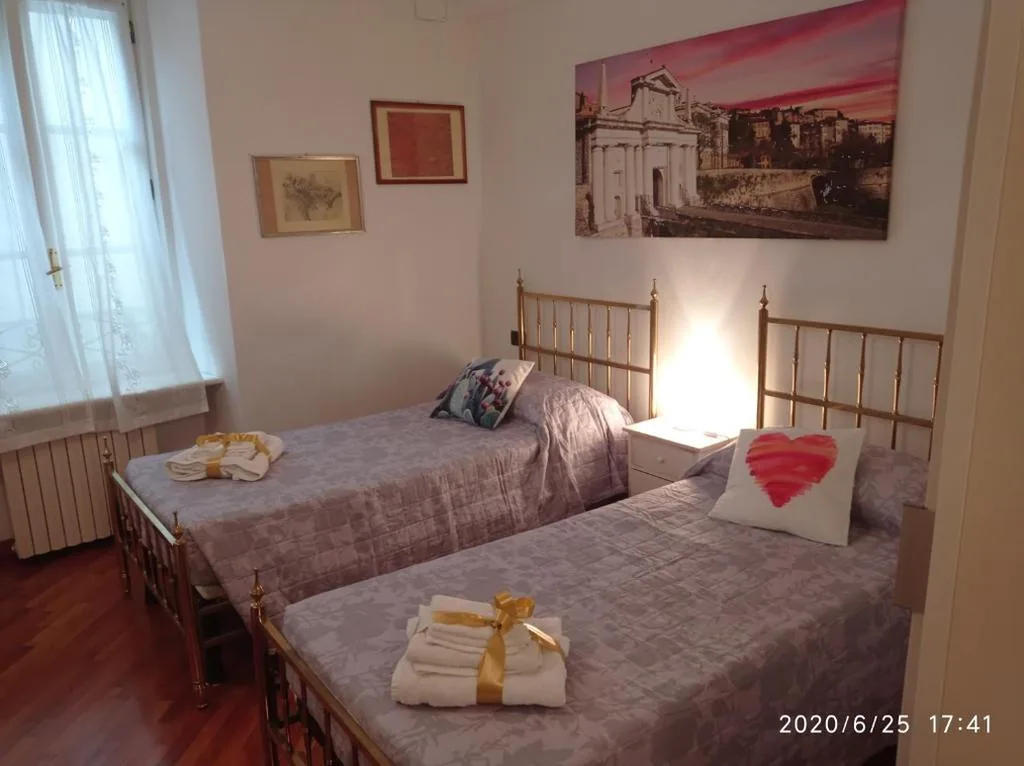 Emy & Lu Casa Vacanze appartamento storico Città Alta — foto 6