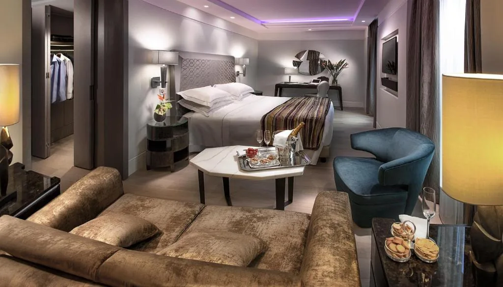 Executive Triple Room ACCESS AREA WELLNESS — Hotel Cavour