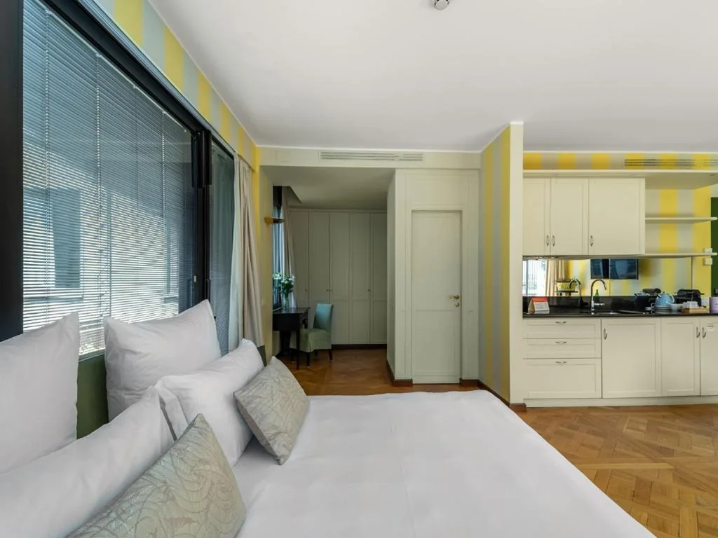 Extra Large Studio with Kitchen and Balcony — Numa Milan Camperio