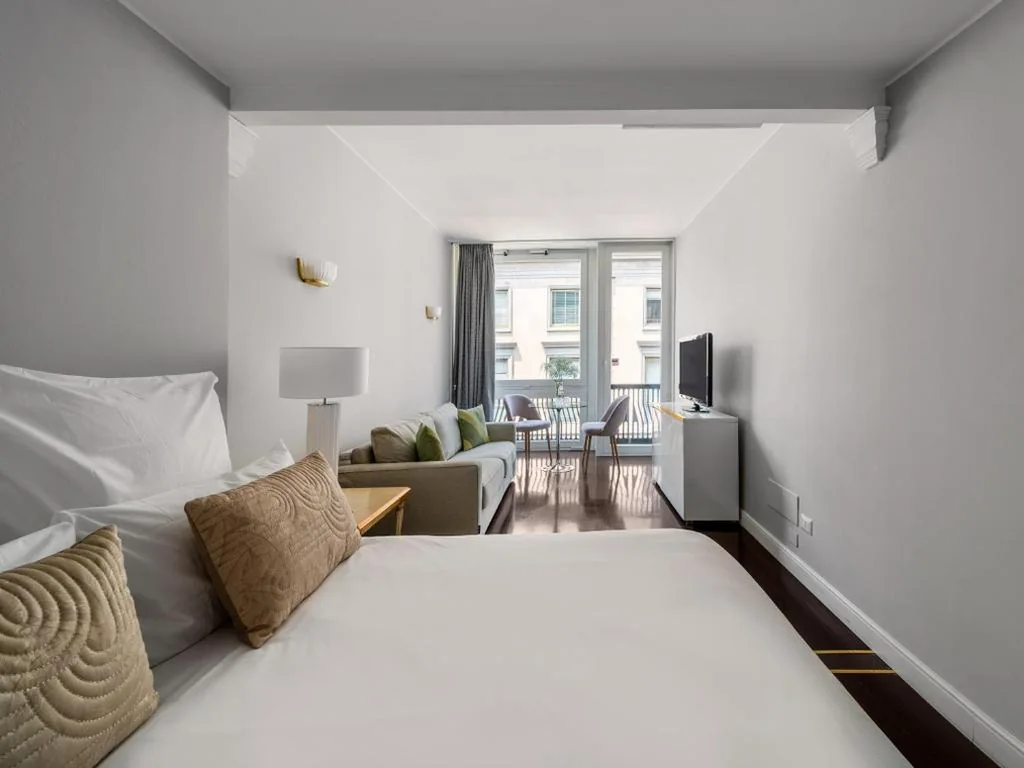 Extra Large Studio with Kitchenette and Sofa Bed — Milan Adore