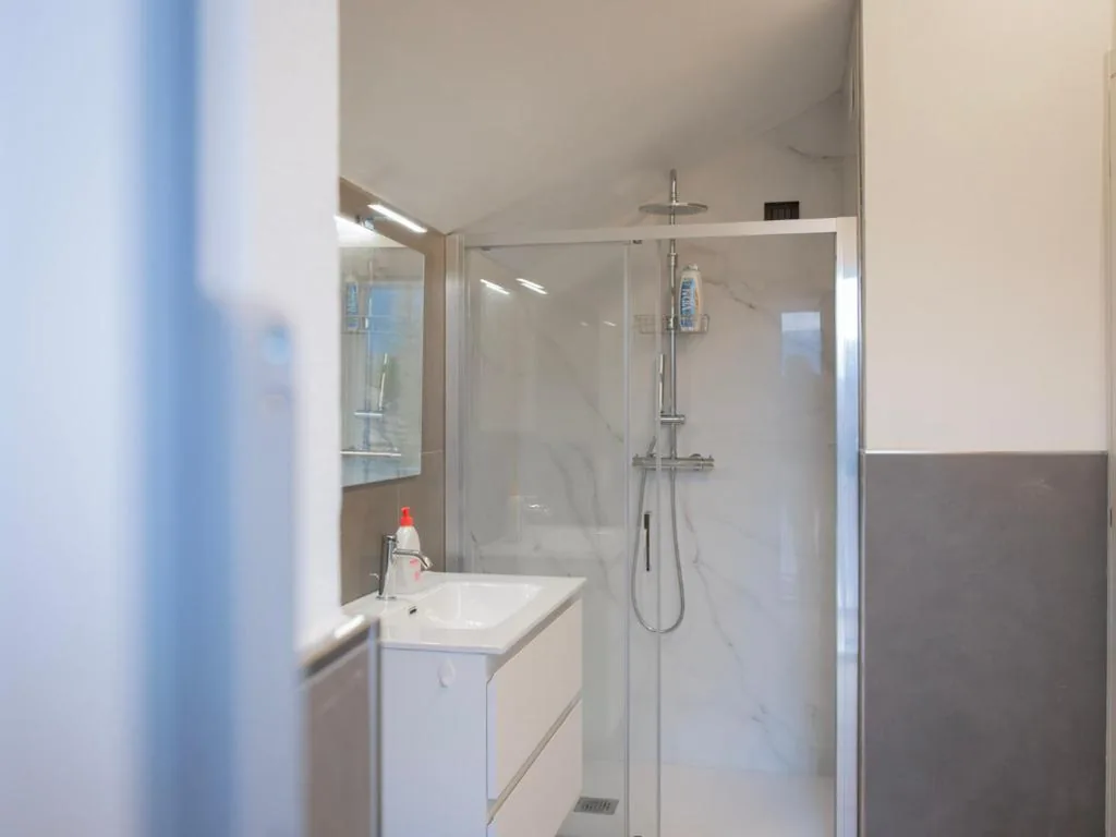 Foresteria Dambro rooms -2 Min walk to Bernina Express — foto 8