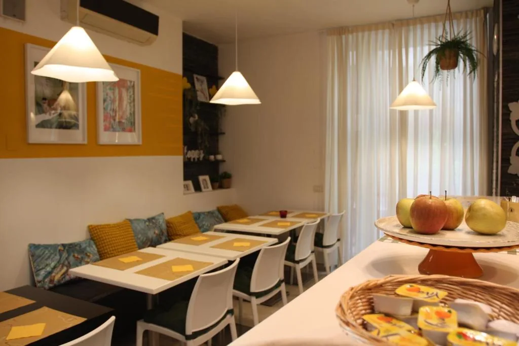 Happy Hotel Atelier Gardone Vittoriale — foto 5