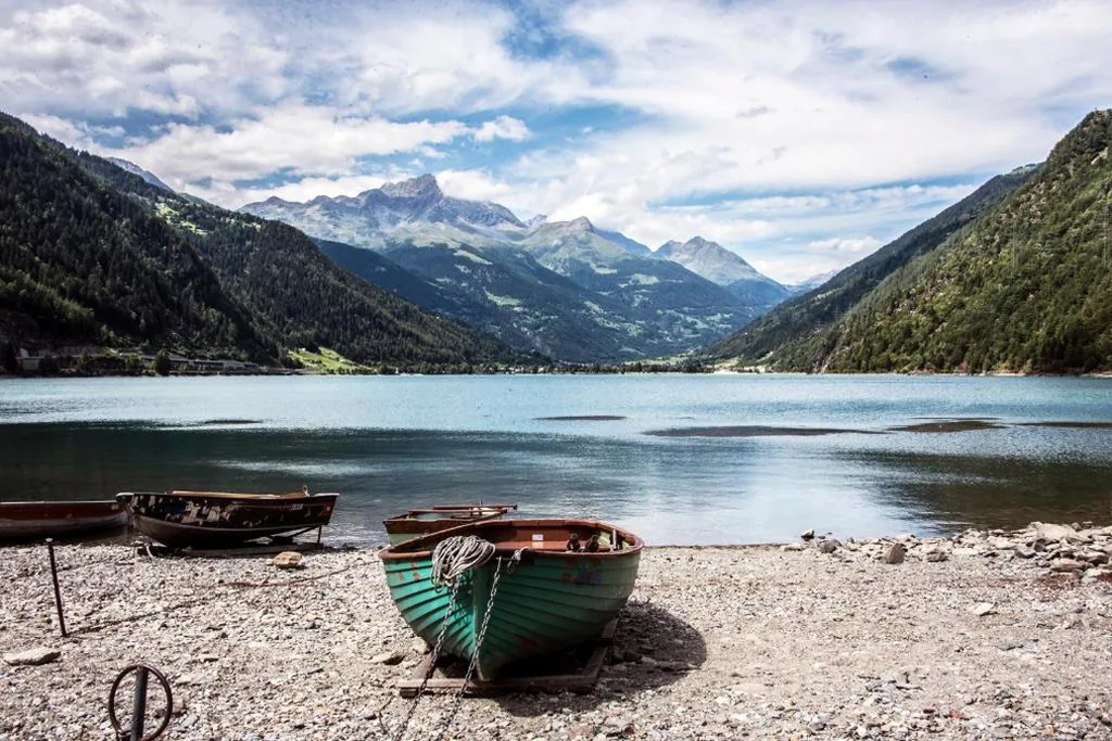 Hotel Bed & Rooms , Corte Rossa -1 Min Walk To Bernina Express