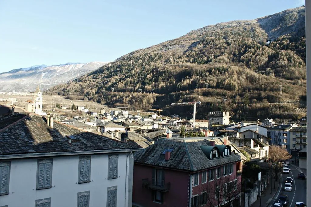 Hotel Bed & Rooms , Corte Rossa -1 Min Walk To Bernina Express — foto 8