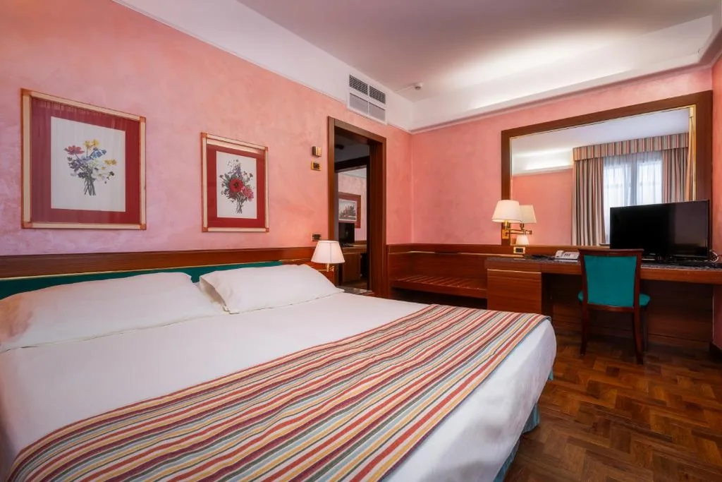 Hotel Crivi’s