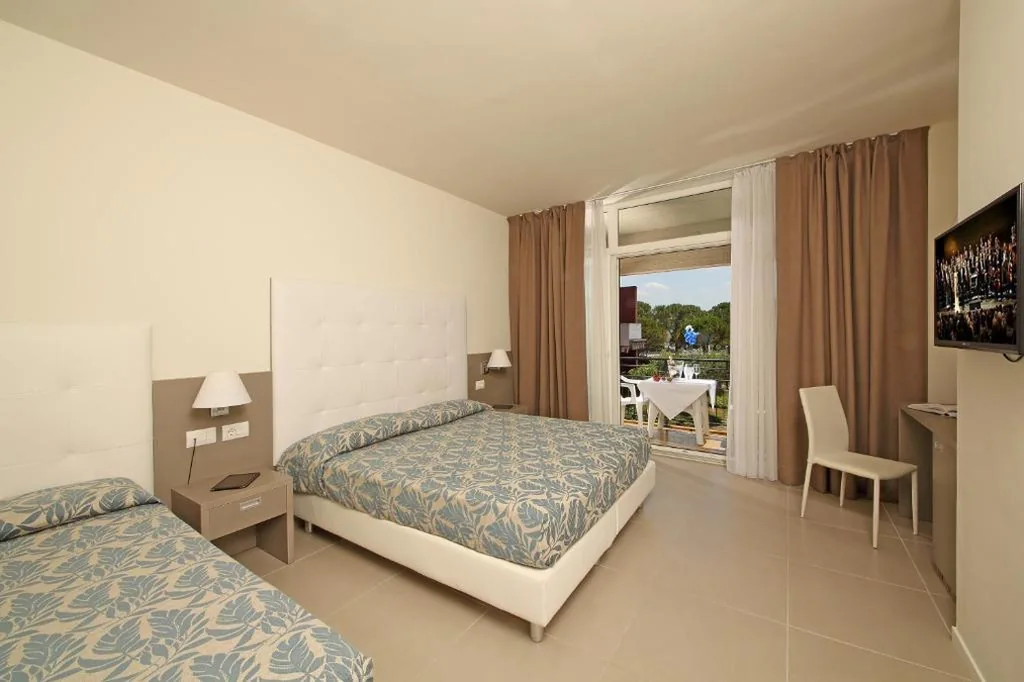 Hotel Holiday