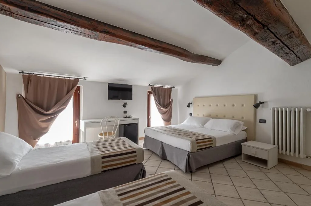 Hotel Mantegna Stazione, MantegnaHotels
