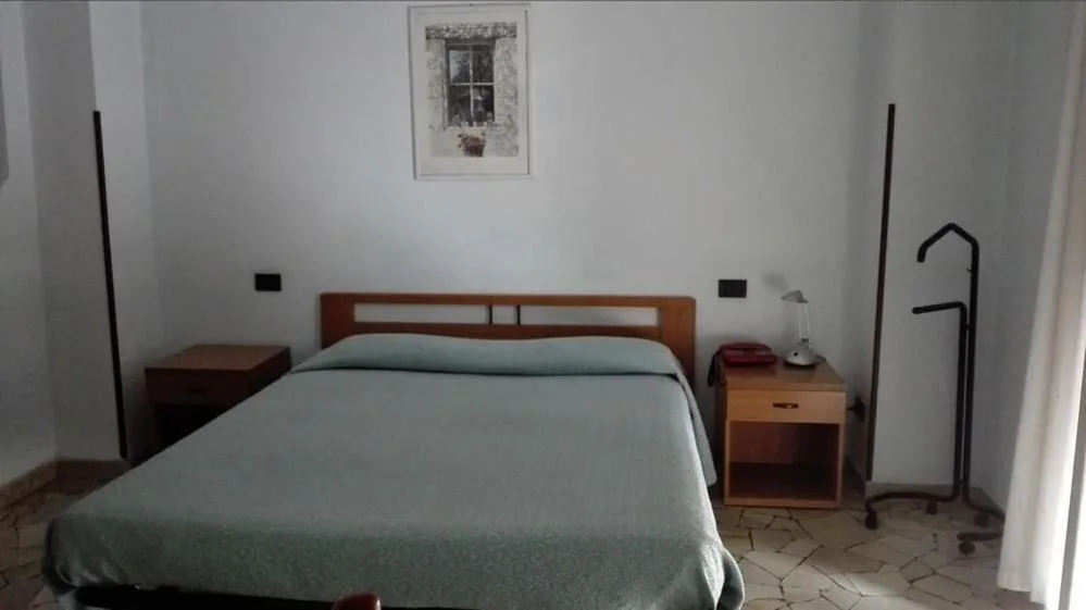 hotel mira