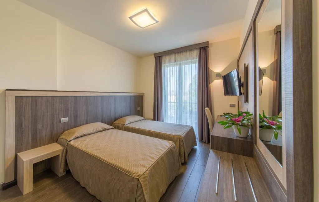 Hotel Panineria Colombera Rossa