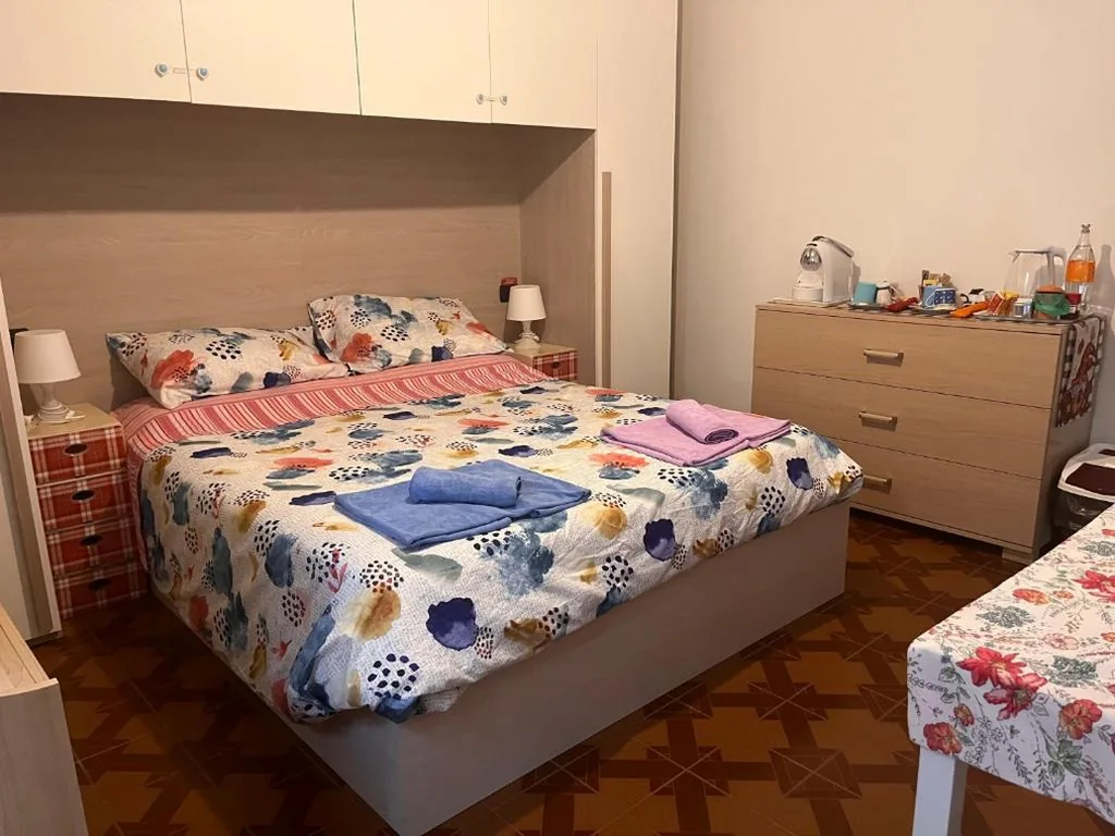 Il Cortile Como Single & Double Room in apartment NO HOTEL