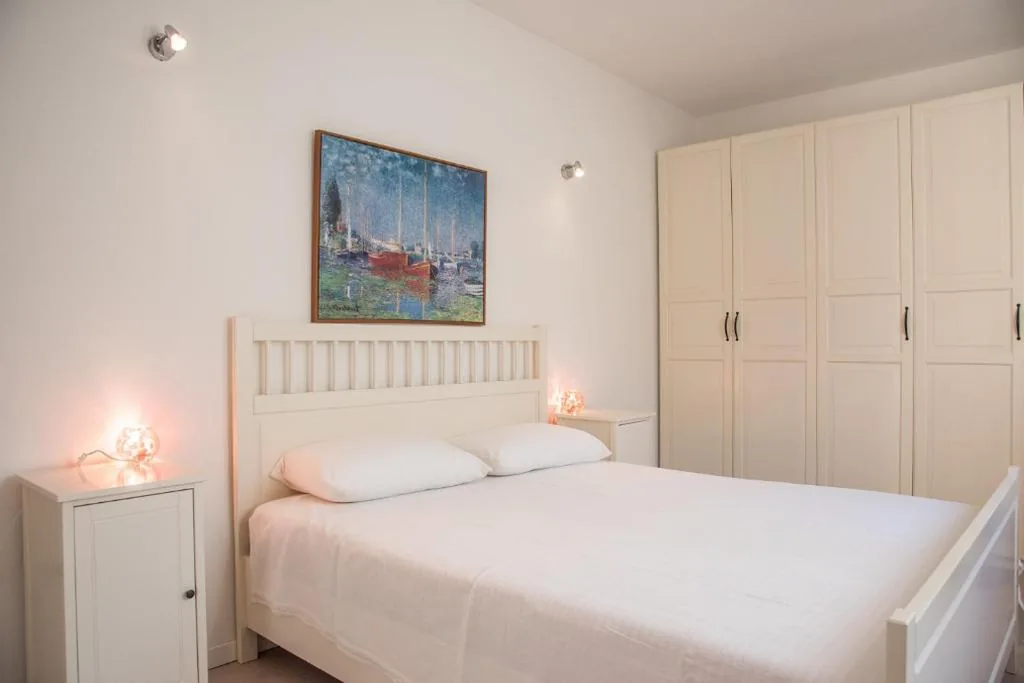Italian Vacation Homes – Longol