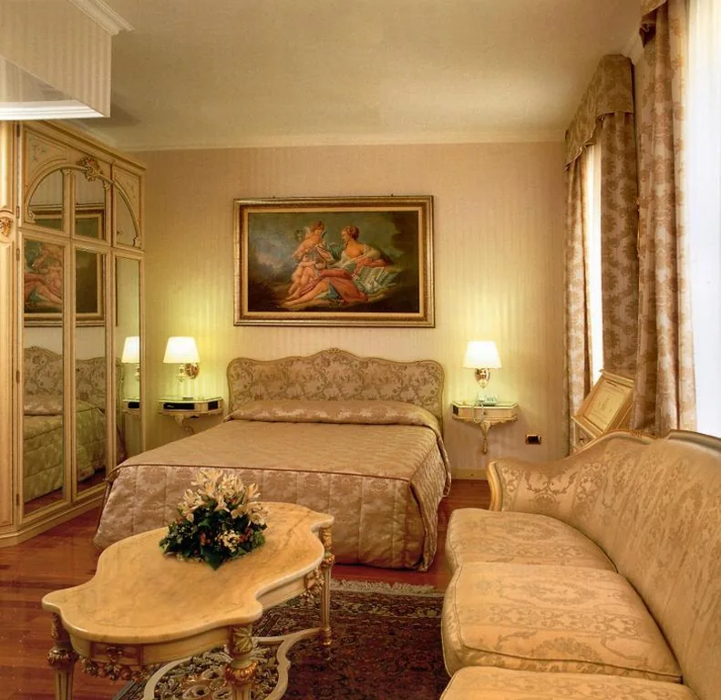Junior Suite — Andreola Central Hotel