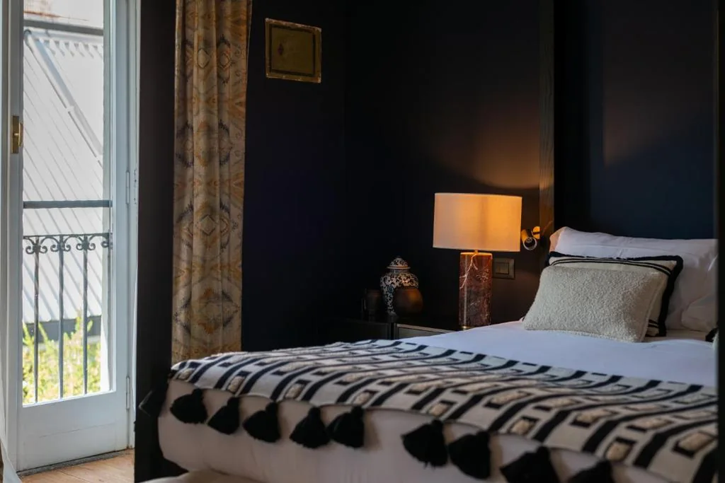 Junior Suite — Bagutta Suites – The Couper