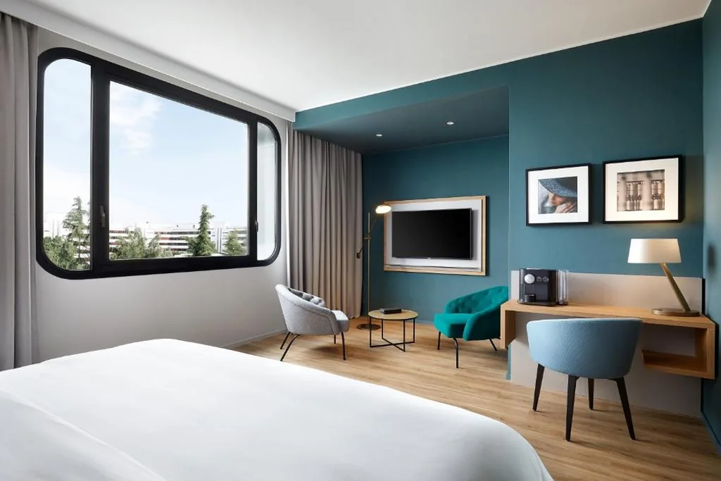 Junior Suite con 1 camera da letto - Accesso al Club Lounge — Sheraton Milan San Siro