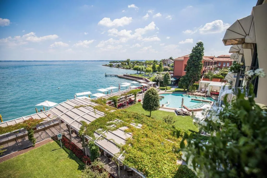Junior Suite with Balcony and Lake View — Grand Hotel Terme Sirmione