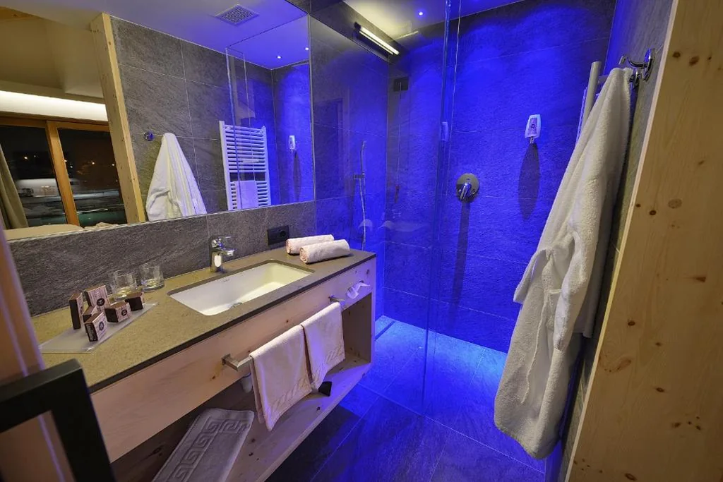 Junior Suite con Balcone — Hotel Roberta Alpine Adults only
