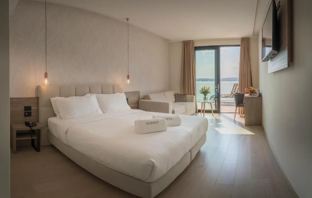 Junior Suite with Balcony — Hotel Vinci