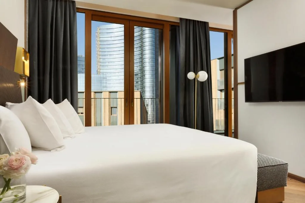 Junior Suite with Extra Bed - City View — Milano Verticale | UNA Esperienze | Preferred Hotels and Resorts