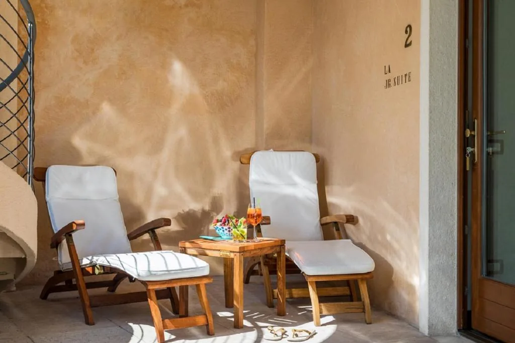 Junior Suite con Patio e Vista Lago — Hotel Villa Giulia