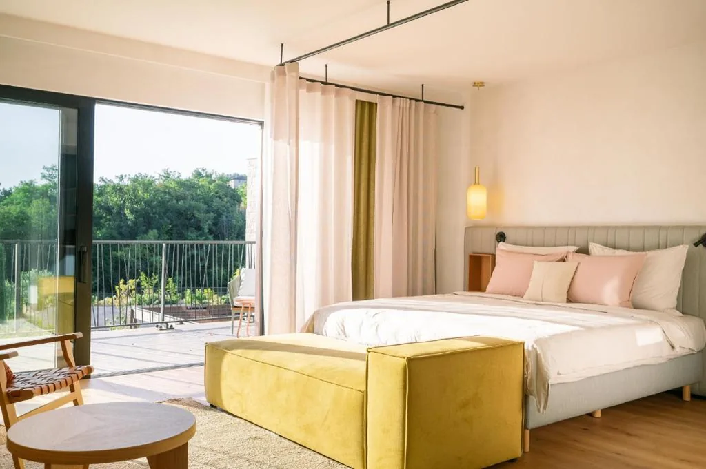 Junior Suite con Vista Lago — A-ROSA Gardasee
