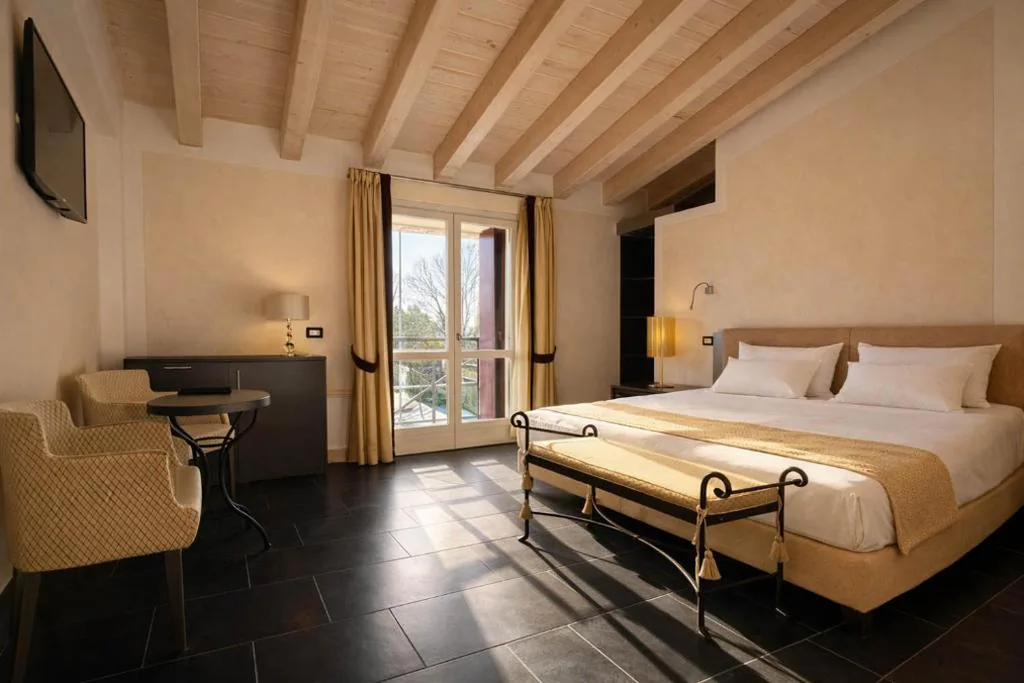 Junior Suite with Pool View — Boutique Hotel Bogliaco