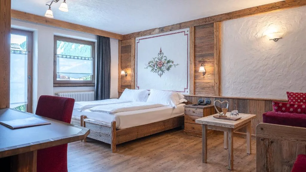 Junior Suite — Hotel Crosal