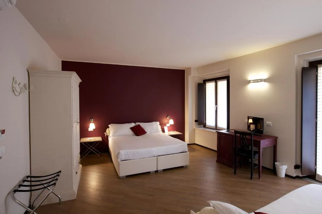 Junior Suite — Hotel Leon D’Oro