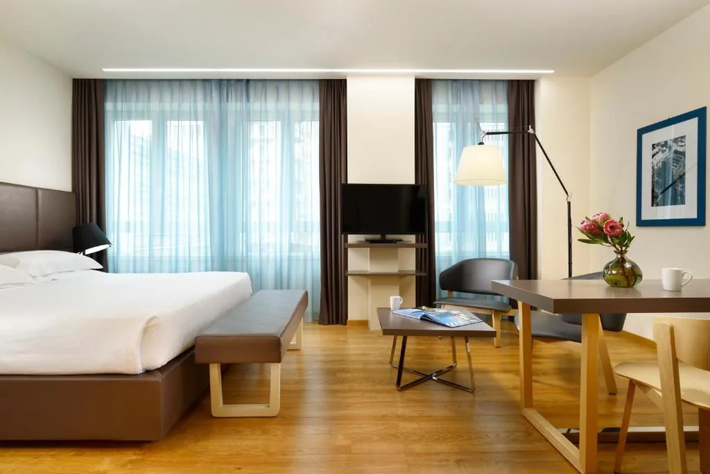 Classic Double Junior Suite (2 Adults + 1 Child) — UNA Hotels Century Milano