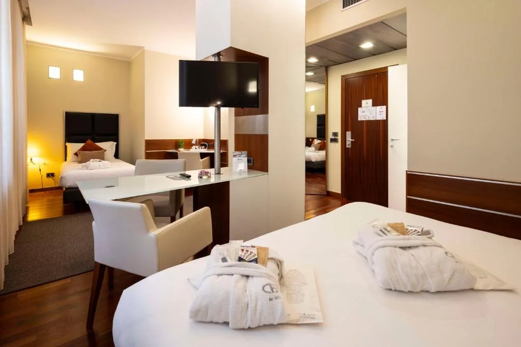 Junior Suite Queen — Best Western Madison Hotel