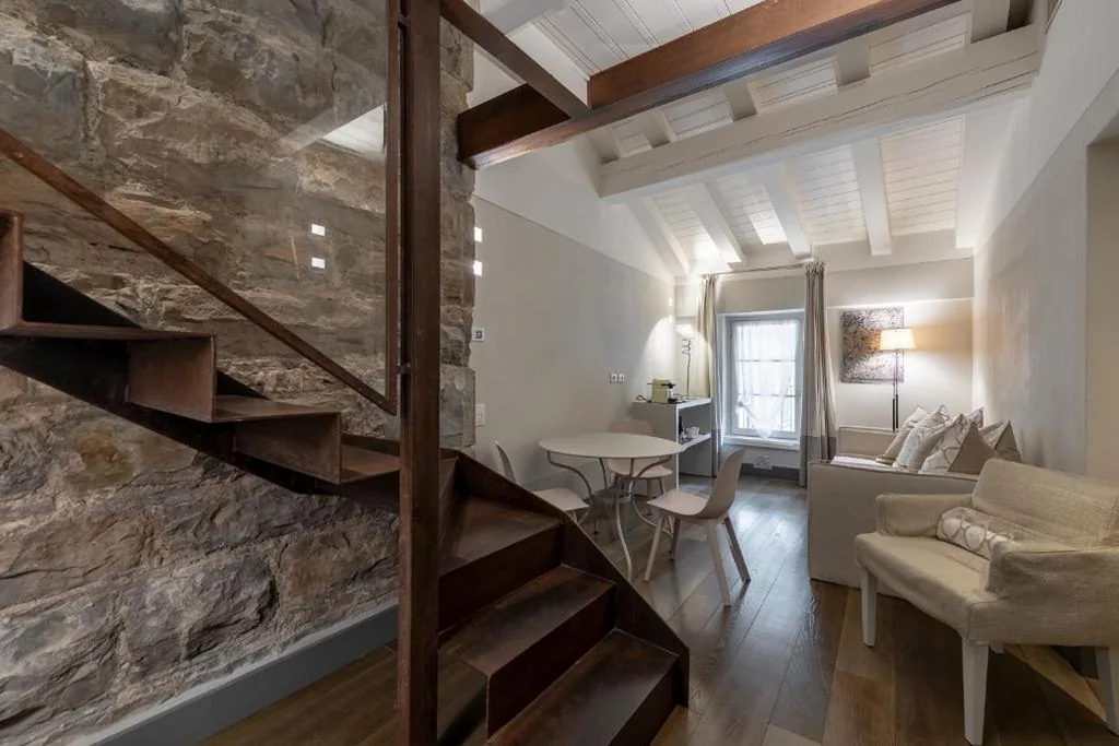 Two-Level Junior Suite — GombitHotel